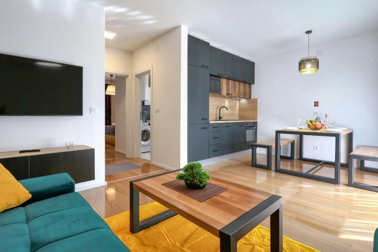 Luxury Apartments Hills Вир Экстерьер фото