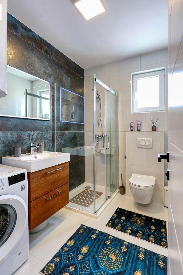 Luxury Apartments Hills Вир Экстерьер фото