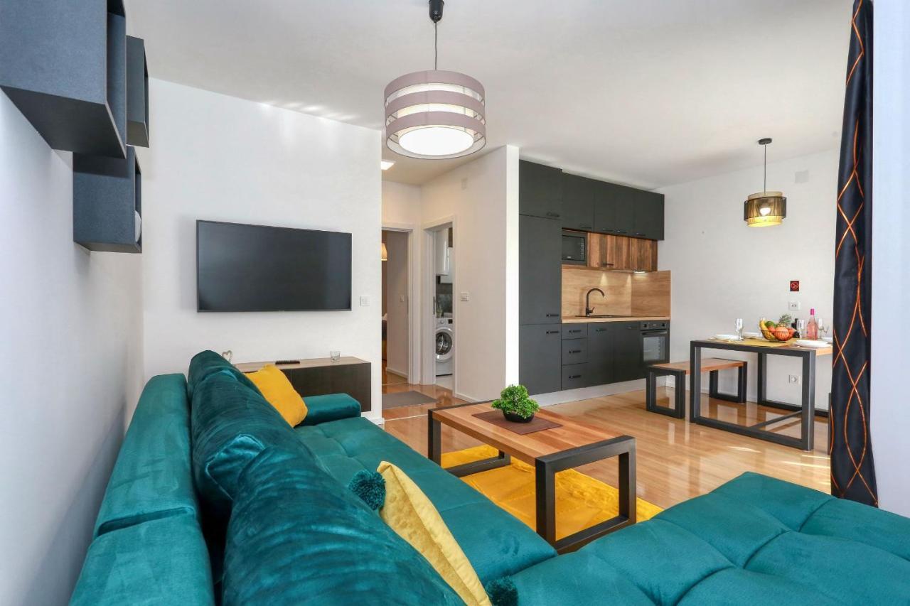 Luxury Apartments Hills Вир Экстерьер фото