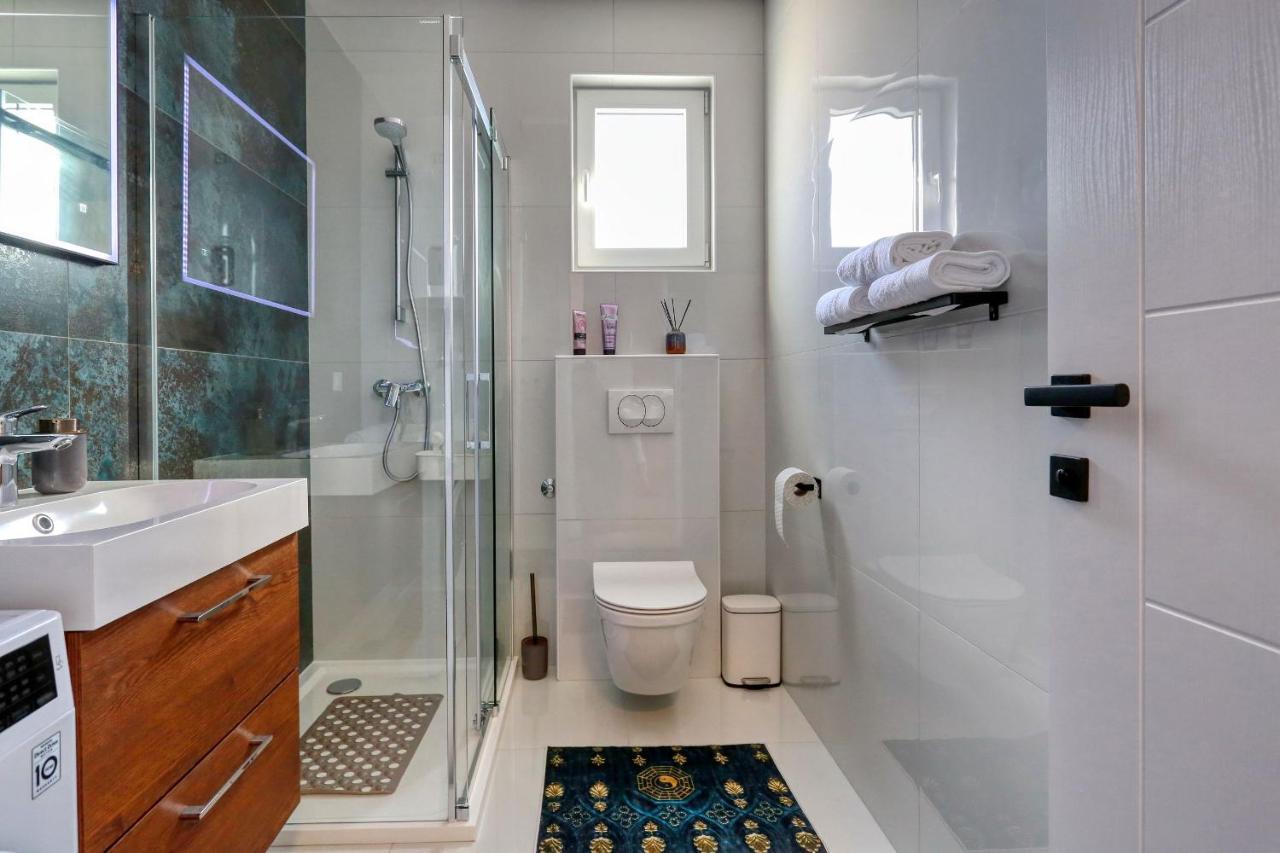 Luxury Apartments Hills Вир Экстерьер фото