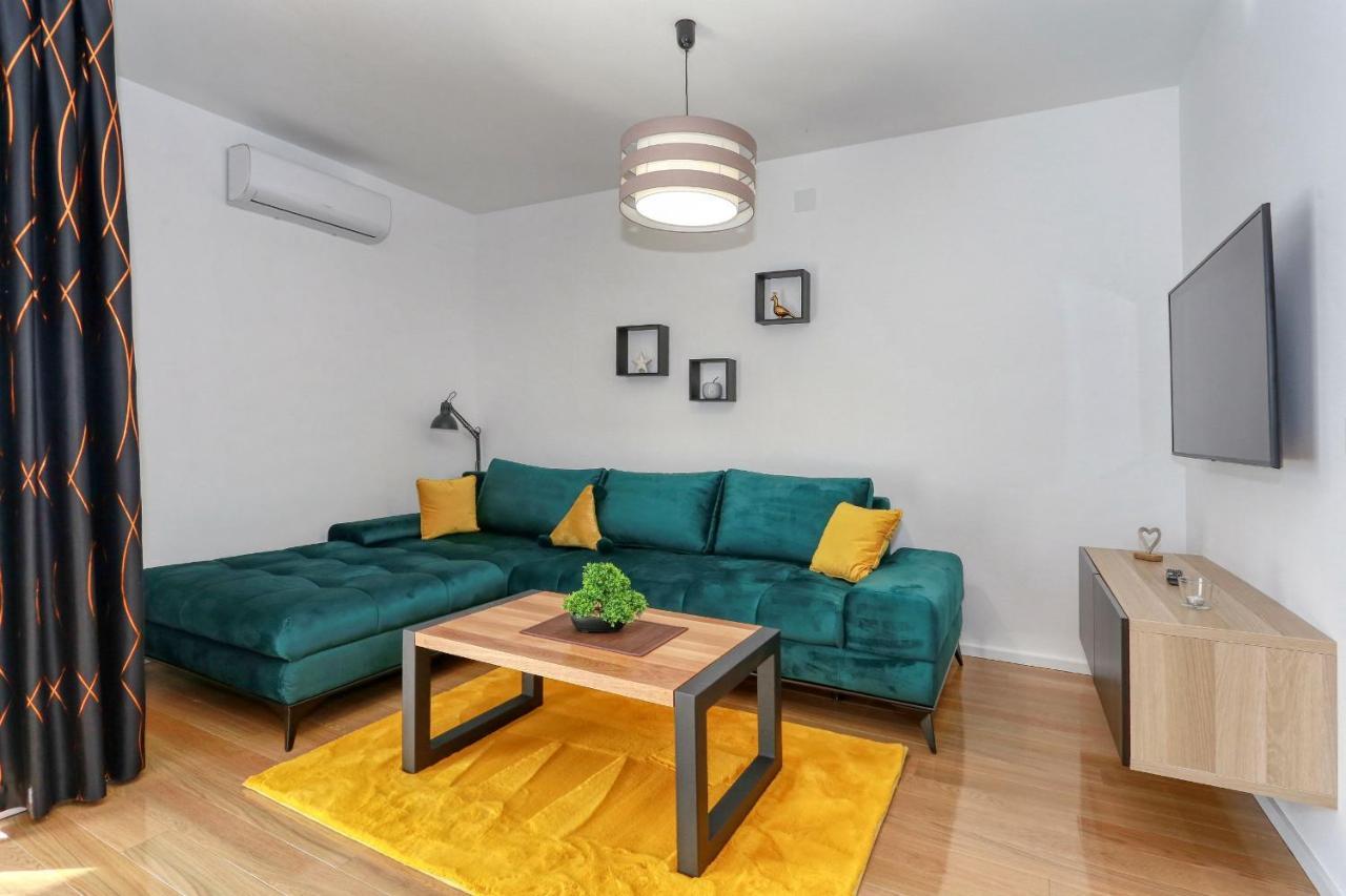 Luxury Apartments Hills Вир Экстерьер фото