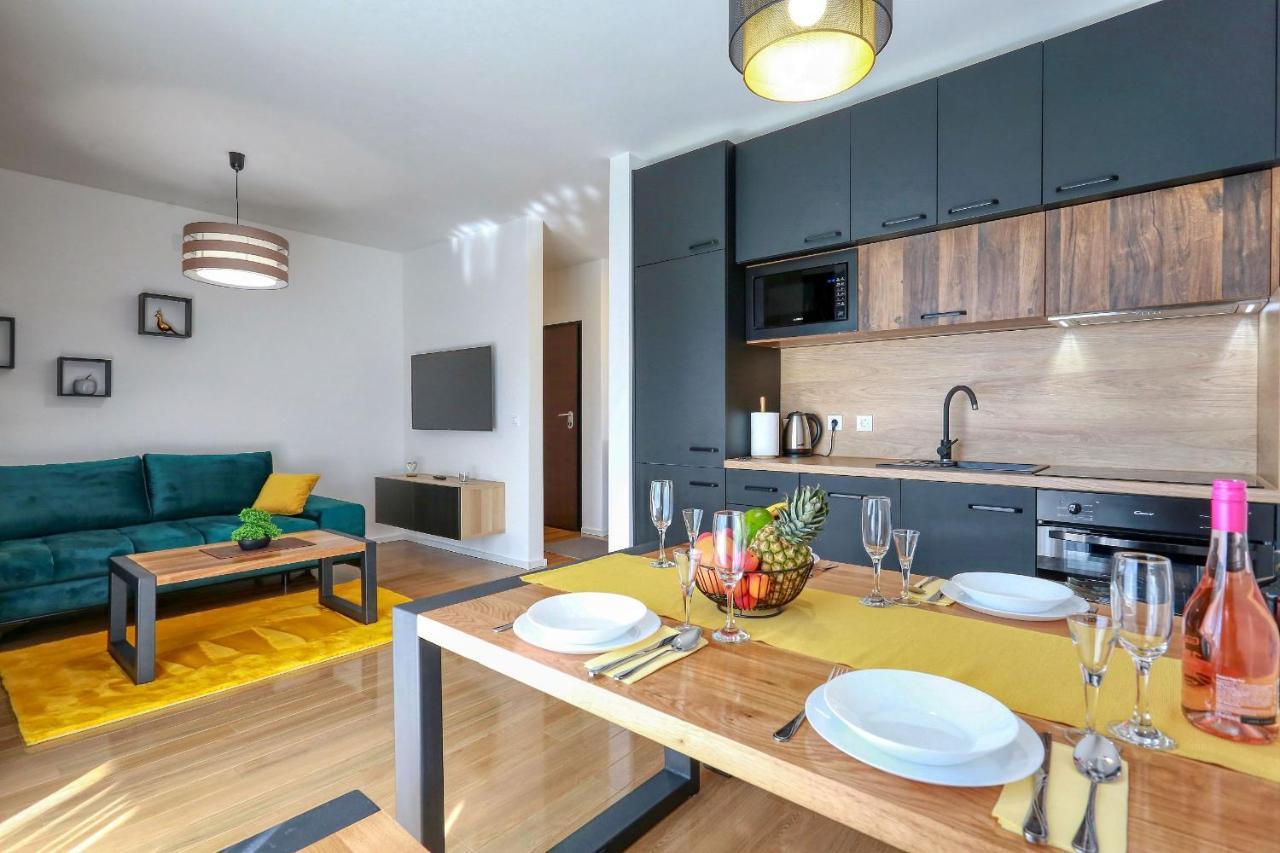 Luxury Apartments Hills Вир Экстерьер фото